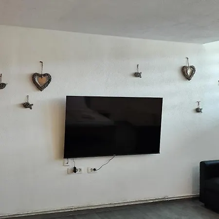 Apartament Rhea *